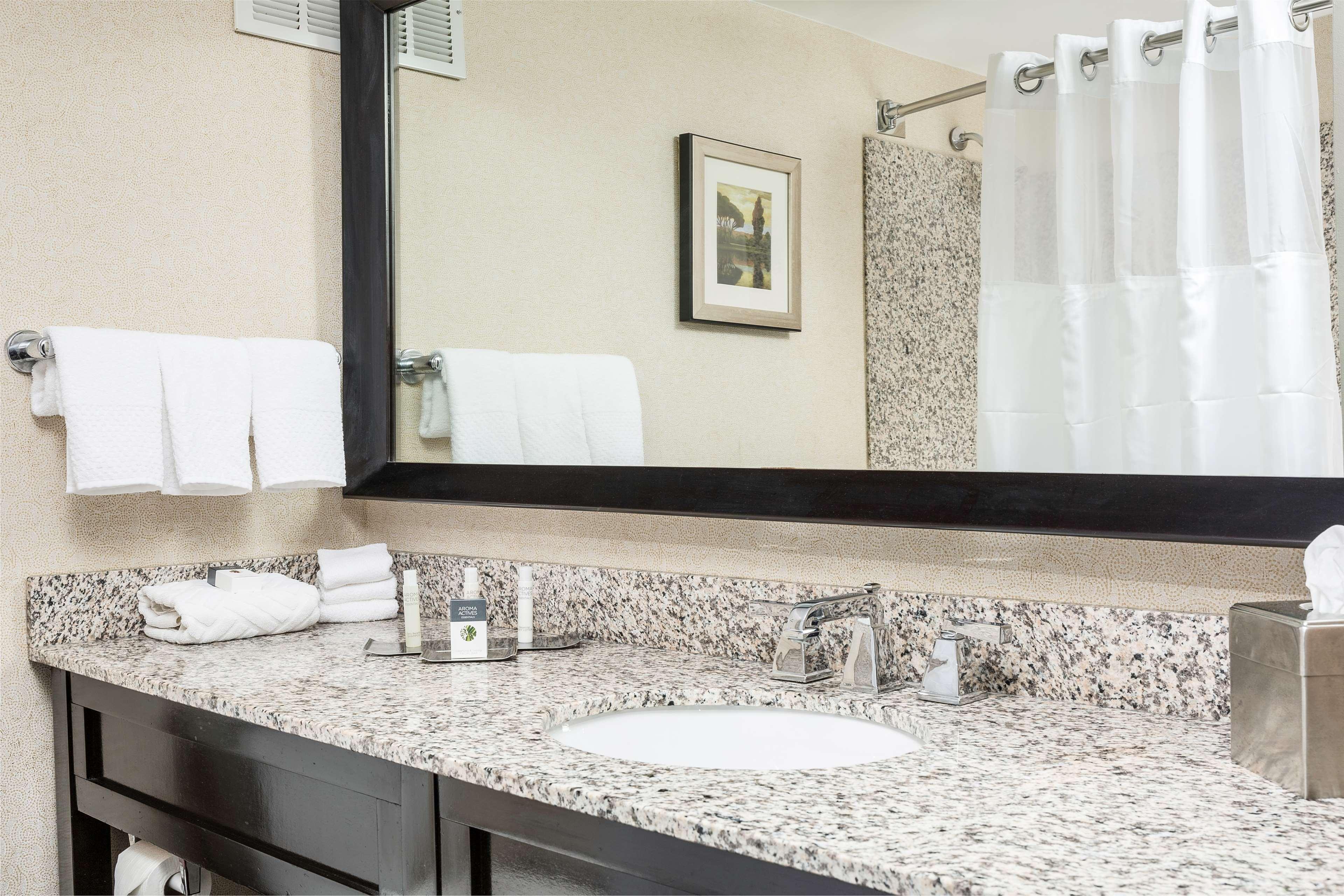 Doubletree By Hilton Hotel Wilmington Extérieur photo